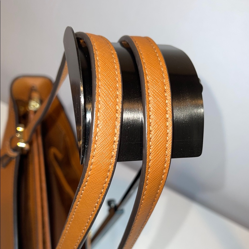 Tory Burch Medium Buckle York Tan Leather Tote - Picture 17 of 17